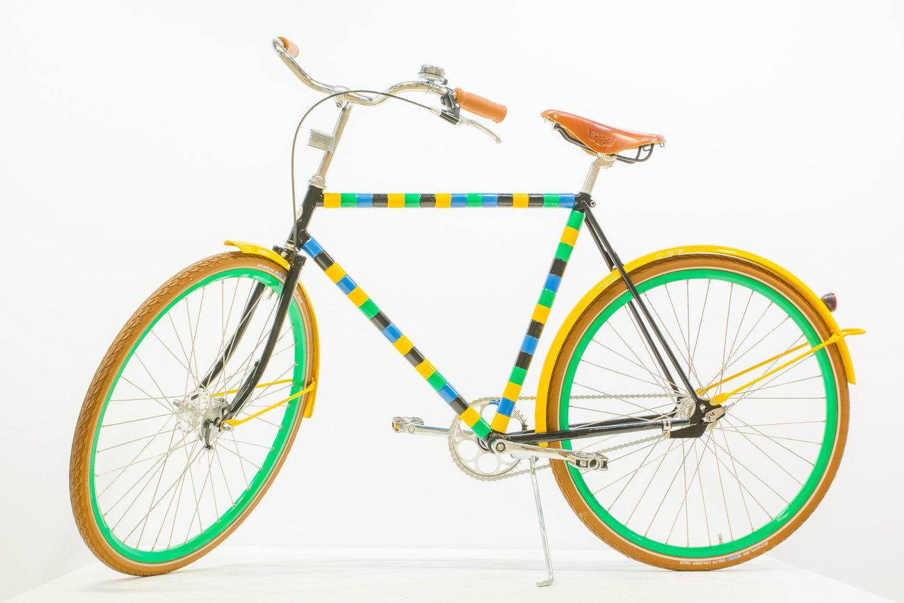 Bike de Bois Rond (black, green, blue, yellow)