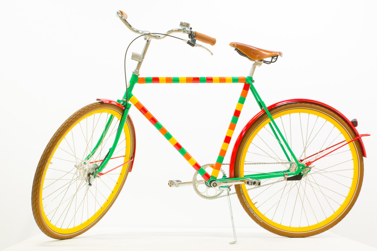 Bike de Bois Rond (yellow, red, orange, green)