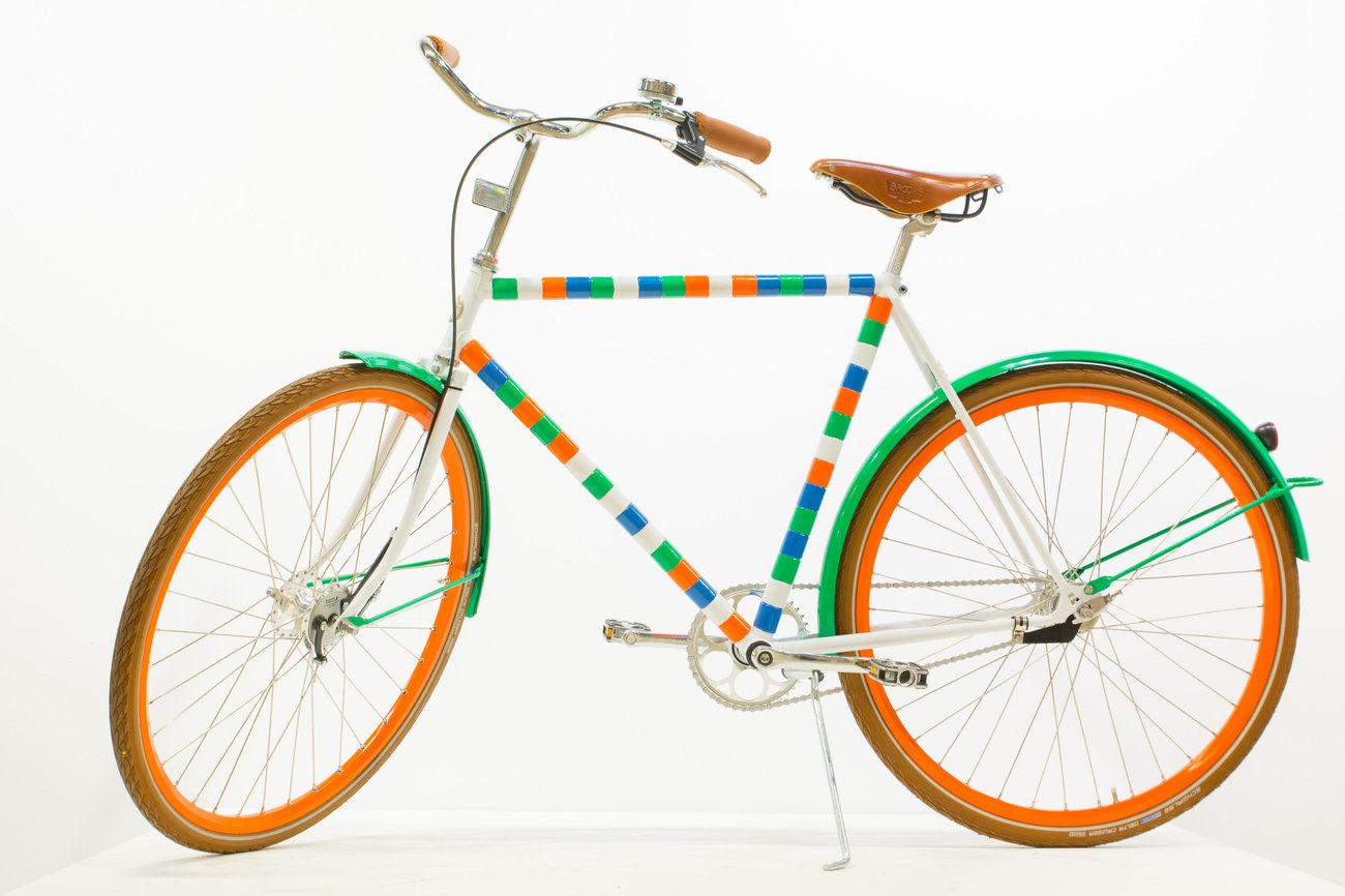 Bike de Bois Rond (white, orange, green, blue)