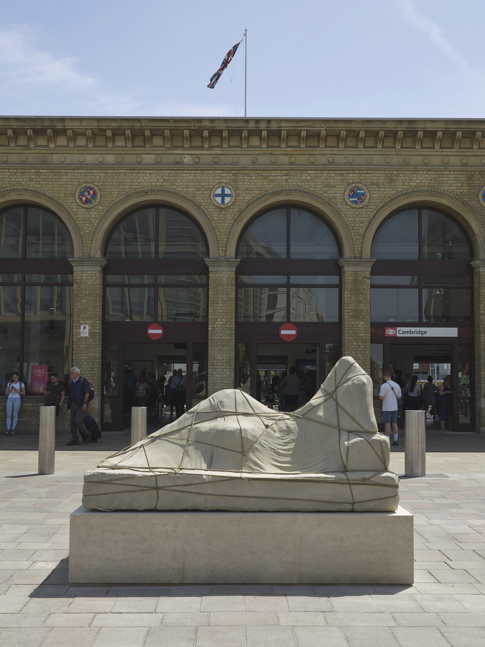 Photo of Ariadne Wrapped installed in Cambridge Square